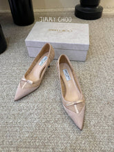 Load image into Gallery viewer, Love Mesh Pumps
