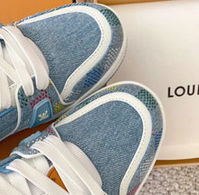 Load image into Gallery viewer, Logo Trainers
