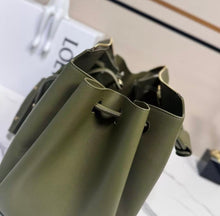 Load image into Gallery viewer, Madrid Large
