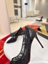 Load image into Gallery viewer, Lace Pumps
