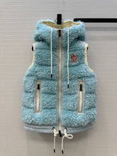 Load image into Gallery viewer, Teddy Gilet
