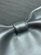 Load image into Gallery viewer, Medium Bow Bag
