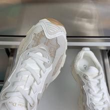 Load image into Gallery viewer, Vibe Trainers

