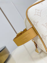 Load image into Gallery viewer, Toiletry Bag
