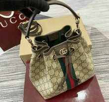 Load image into Gallery viewer, Ophidia Bucket Bag
