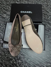 Load image into Gallery viewer, CC Pumps
