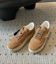 Load image into Gallery viewer, Platform Trainers
