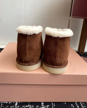 Load image into Gallery viewer, Shearling Boots

