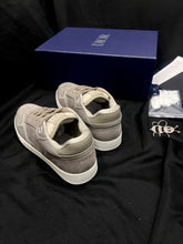 Load image into Gallery viewer, B27 Trainers
