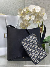Load image into Gallery viewer, Bucket Bag
