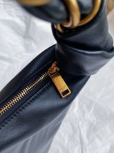 Load image into Gallery viewer, Amalia Hobo
