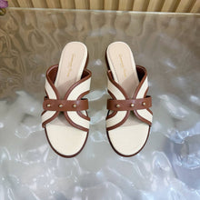 Load image into Gallery viewer, Studded Flat Sandals
