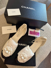 Load image into Gallery viewer, CC Camellia Sandals
