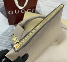 Load image into Gallery viewer, Medium Softbit Bag
