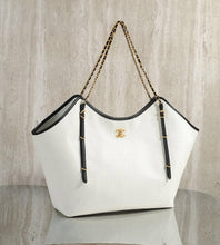Load image into Gallery viewer, Maxi Tote

