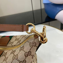 Load image into Gallery viewer, Ophidia Mini Vanity
