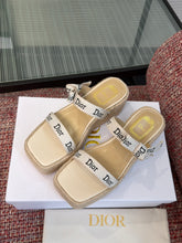 Load image into Gallery viewer, Cotton Wedges
