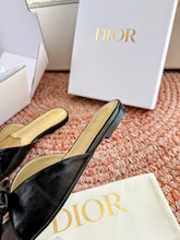 Load image into Gallery viewer, Leather Mules
