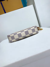 Load image into Gallery viewer, Pochette Mini Accessories
