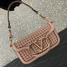 Load image into Gallery viewer, Loco Raffia Bag

