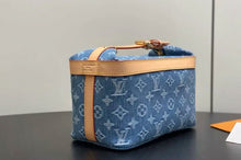 Load image into Gallery viewer, Cruiser Toiletry Bag
