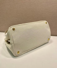 Load image into Gallery viewer, Linen Tote
