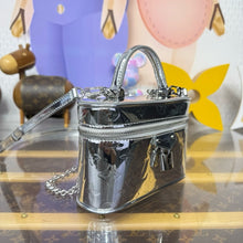 Load image into Gallery viewer, Vanity Chain Pouch
