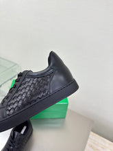Load image into Gallery viewer, Leather Trainers
