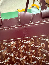 Load image into Gallery viewer, Ready to post 36cm inc custom bag liner
