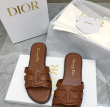 Load image into Gallery viewer, Leather Sandals
