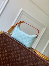 Load image into Gallery viewer, Hills Pochette

