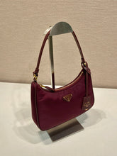 Load image into Gallery viewer, Re Edition Bag
