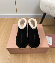 Load image into Gallery viewer, Shearling Boots
