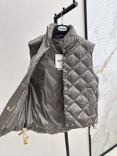 Load image into Gallery viewer, The Cube Gilet

