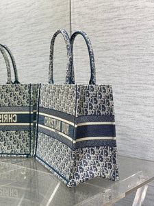 Medium Book Tote