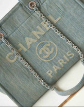 Load image into Gallery viewer, Deauville Tote
