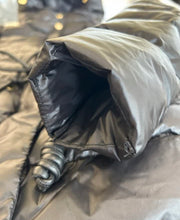 Load image into Gallery viewer, Raies Jacket
