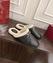 Load image into Gallery viewer, GG Slippers
