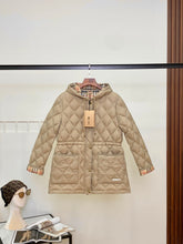 Load image into Gallery viewer, Quilted Jacket
