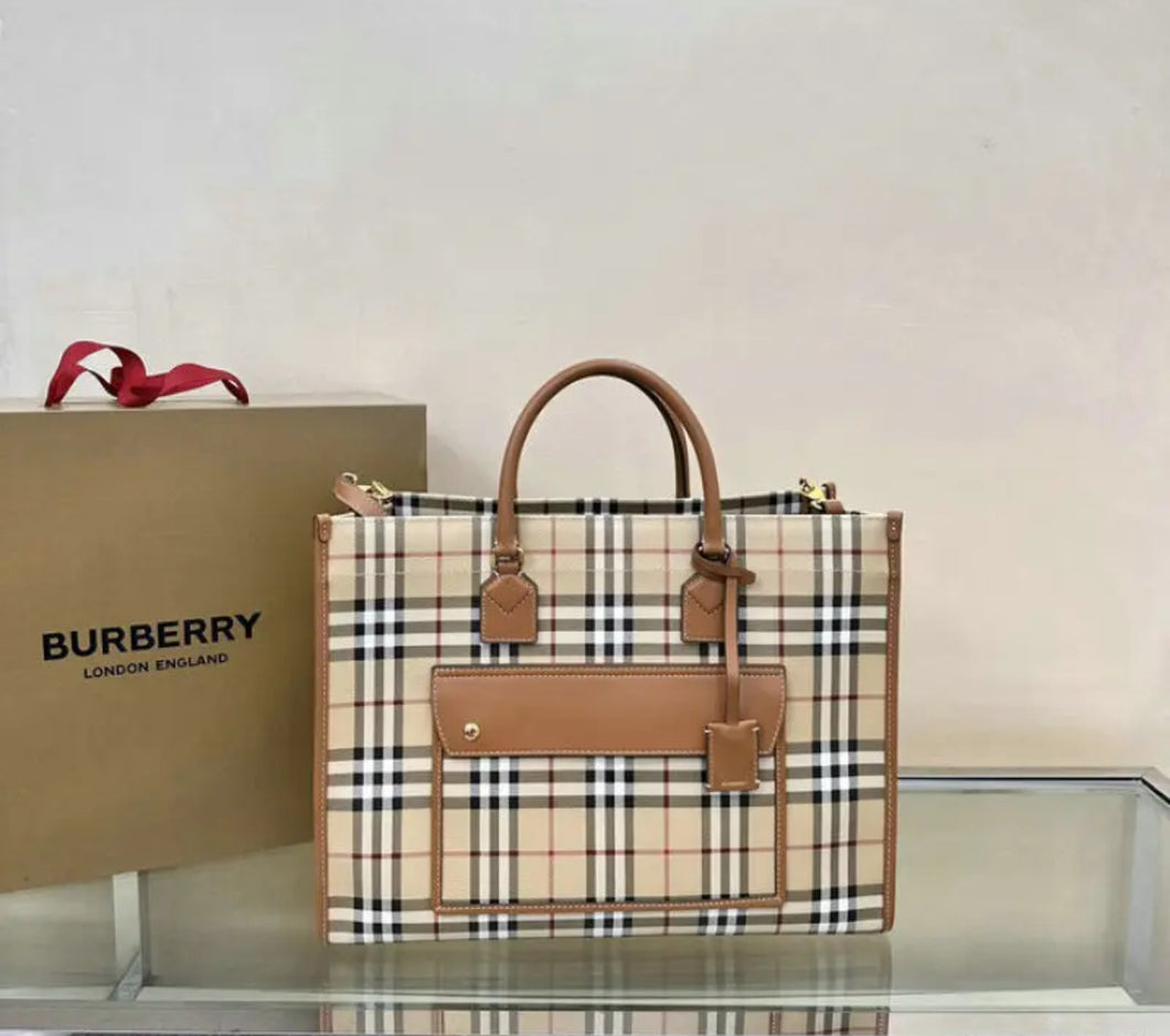 Freya Tote