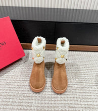 Load image into Gallery viewer, Rockstud Boots
