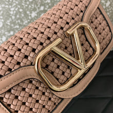 Load image into Gallery viewer, Loco Raffia Bag
