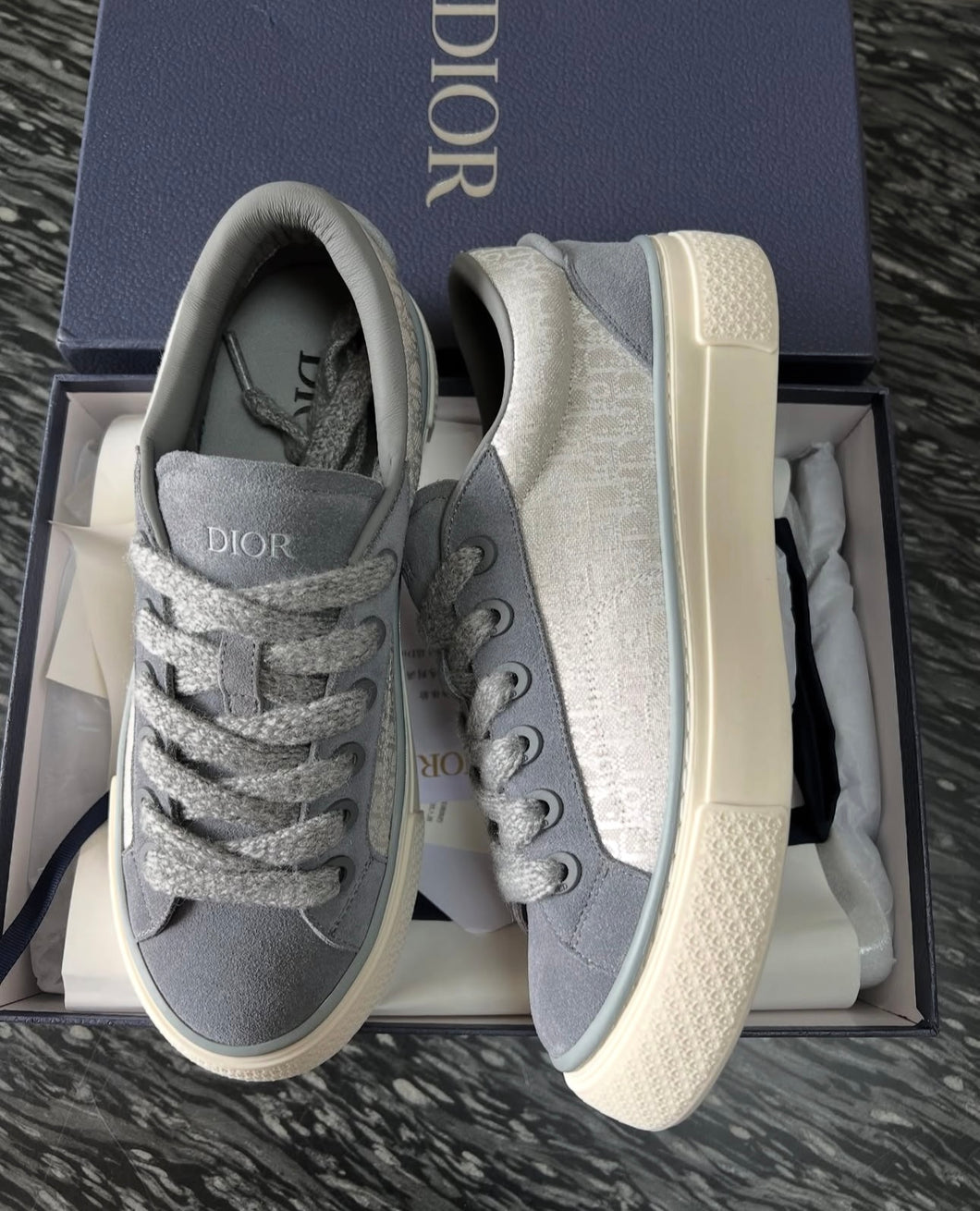 B33 Trainers