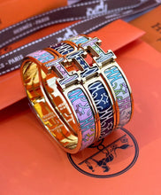Load image into Gallery viewer, Clic Bracelet
