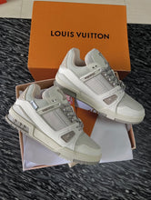 Load image into Gallery viewer, Logo Trainers
