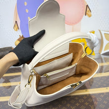 Load image into Gallery viewer, Capuccines Soft
