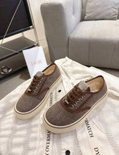 Load image into Gallery viewer, Saltwind Trainers
