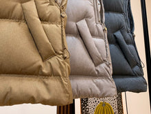 Load image into Gallery viewer, Logo Gilet
