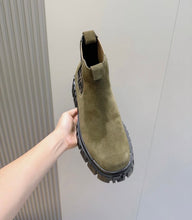 Load image into Gallery viewer, FF Suede Boots
