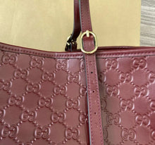 Load image into Gallery viewer, GG Shopping Bag
